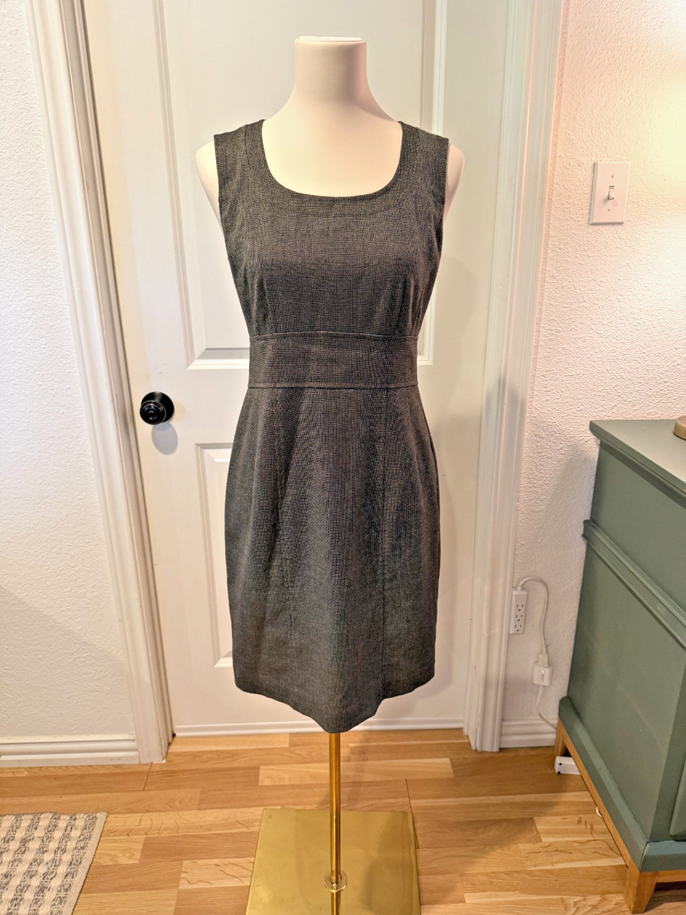 Nanette Lepore Gray Sz 6 Quiet Luxury Academia Wool Blend Sheath Work Dress